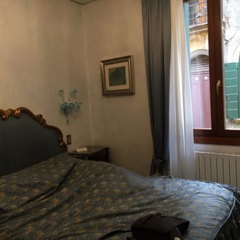 Hotel Bonvecchiati - Tiny room - Hotels Near Me - Casa Venezia, VR