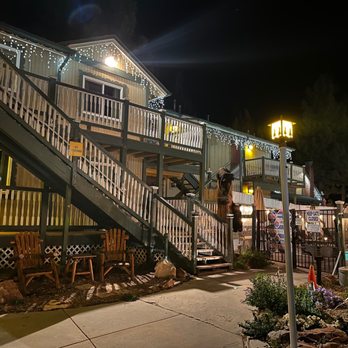 Fireside Lodge - Outdoor ambience at night - Hotels Near Me - Big Bear Lake, California Fireside Lodge - Outdoor ambience at night - Hotels Near Me - Big Bear Lake, California