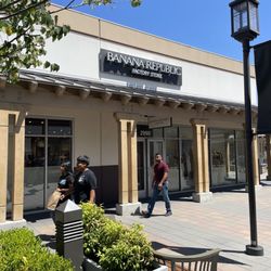 Banana Republic Factory Store