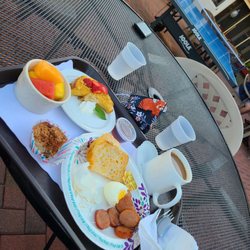 Island Guest House Bed & Breakfast Inn - Breakfast and 24hr coffee