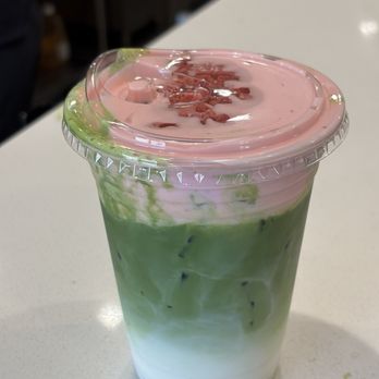 Ceré Tea - Strawberry Cloud Matcha - Bubble Tea Near Me - Saratoga, California