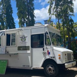 Food truck waiting area. They provide sanitizer. Food truck waiting area. They provide sanitizer.