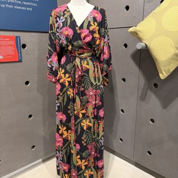 Yard Opportunity Shop - Pretty Dress - Art Galleries Near Me - Brooklyn, New York