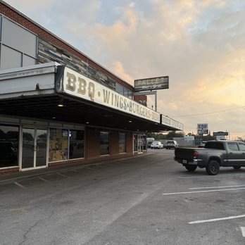 Pallet Bar and Grill - American Near Me - Fort Walton Beach, Florida Pallet Bar and Grill - American Near Me - Fort Walton Beach, Florida