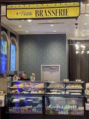 Emeril's Kitchenette by null