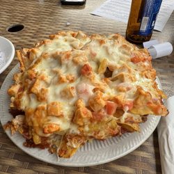Kelley's Row - Buffalo chicken nachos, HUGE!
