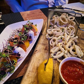 Le Onde Ristorante - Appetizers: Grilled peaches with burrata, asparagus and prosciutto. Calamari - Italian Near Me - Elkins Park, Pennsylvania Le Onde Ristorante - Appetizers: Grilled peaches with burrata, asparagus and prosciutto. Calamari - Italian Near Me - Elkins Park, Pennsylvania