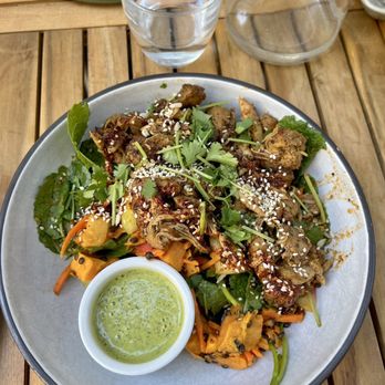 Two Hands - Harissa Chicken Bowl - Cocktail Bars Near Me - Austin, Texas