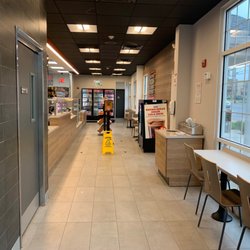 Dunkin' - Interior.