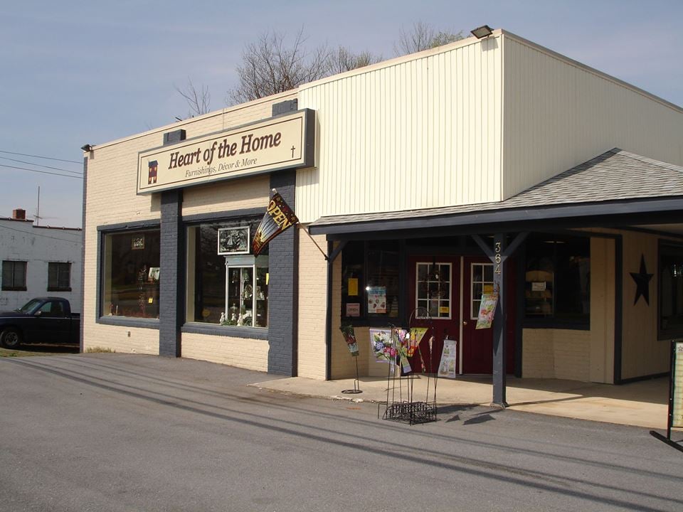 HEART OF THE HOME Updated June 2024 364 S Main St, Timberville