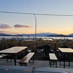 Red Spruce Ak - Outdoor seating