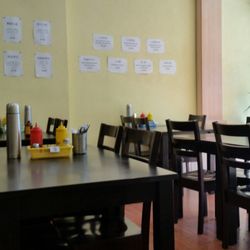Ping's Dumpling Kitchen - Plenty of seating