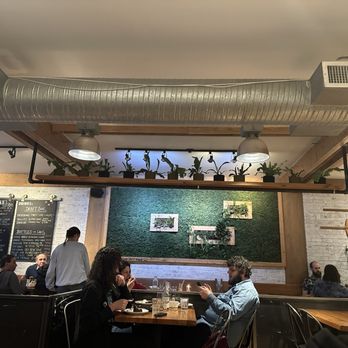 Rocky Mountain Flatbread - Plant wall - Gluten-Free Near Me - Vancouver, British Columbia