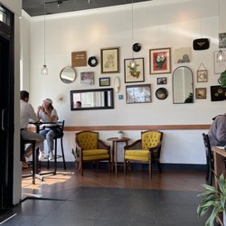 Amapola Kitchen and Wine Merchant - Ambience