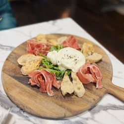 Centro Pizza - Prosciutto Con Buratta