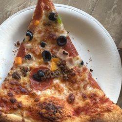 Papaaloa Country Store & Cafe - Meat lovers pizza. Anemic toppings