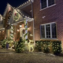 B&B Holiday Decorating