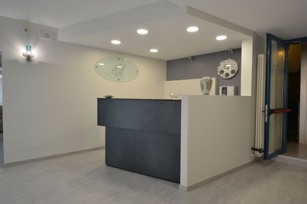 Hotel University by null
