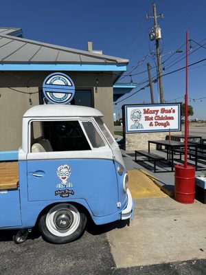 Mary Sue's Hot Chicken & Dough by null