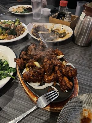 Yueh Tung Restaurant by null