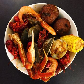 Seafood Boil - Crawfish,Shrimp, Snow Crab, Clams, corn and potatoes in garlic Cajun sauce - Seafood Near Me - Dunellen, New Jersey