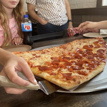 Pizza Barn - Big slice of pizza (feeds 4) - Pizza Near Me - Yonkers, New York Pizza Barn - Big slice of pizza (feeds 4) - Pizza Near Me - Yonkers, New York