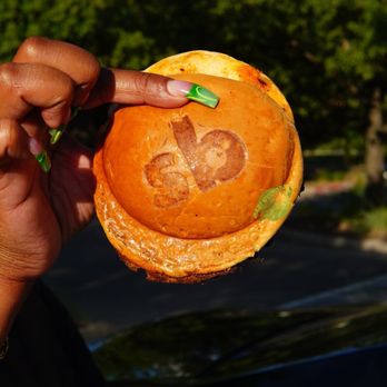 Spinning Buns - Burgers Near Me - Austin, Texas Spinning Buns - Burgers Near Me - Austin, Texas
