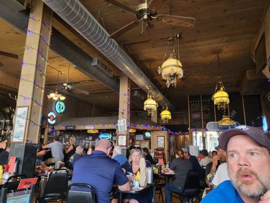 Palace | Restaurant & Saloon by null