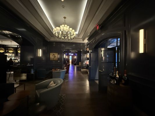 Quadrant Bar & Lounge by null
