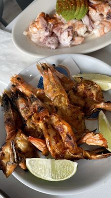 Mariscos El Submarino by null