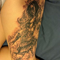 Calaveras Tattoo & Piercing - So happy with my thigh piece!