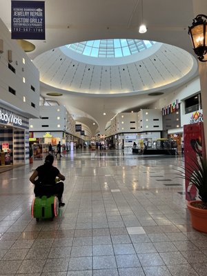 Boulevard Mall by null