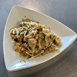 Aung's Bangkok Cafe - Tofu Pad Thai