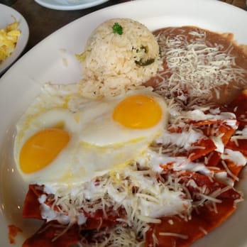 Cafe De Olla - Chilaquiles Azteca - Their smokey red salsa was SO good. - American Near Me - Burbank, California