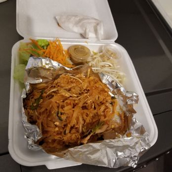 Ubon Thai Kitchen - I ordered lunch special. Pad Thai is not good. Not authentic. The last time is better than now. Dry and bland. - Thai Near Me - Torrance, California