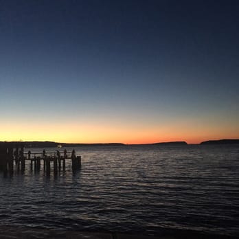 Silver Cloud - beautiful sunset from the dock outside of the hotel - Hotels Near Me - Mukilteo, Washington Silver Cloud - beautiful sunset from the dock outside of the hotel - Hotels Near Me - Mukilteo, Washington