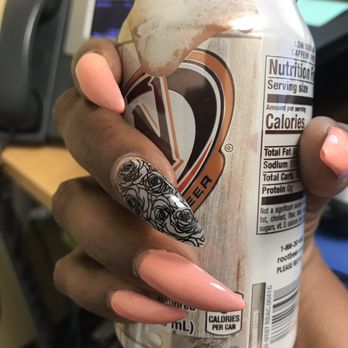 Nicha Nails - Don't mind me...it's actually time for a refill! Yup! Theee weeks later still looking this good!  call her!! - Nail Salons Near Me - El Sobrante, California