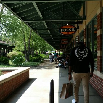 Grove City Premium Outlets - Shopping Centers Near Me - Grove City, Pennsylvania