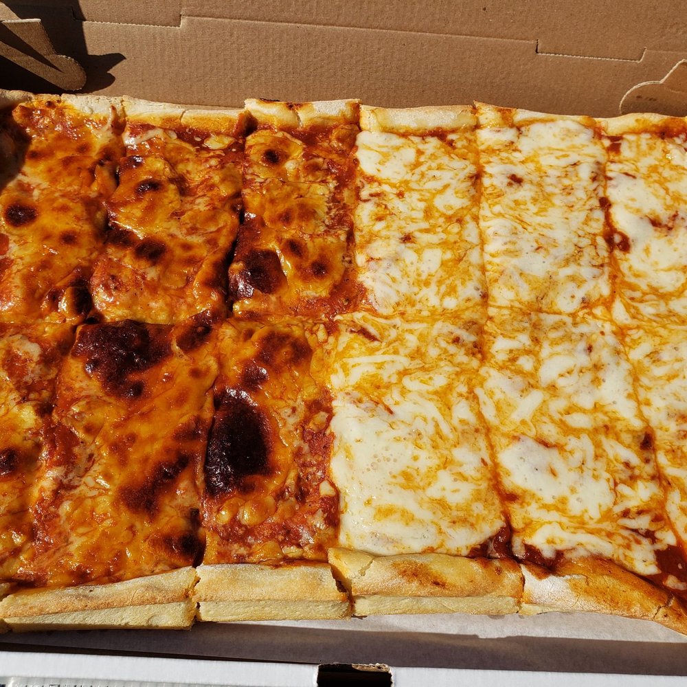 Maroni's Pizza House - 1/2 moz, 1/2 blend, excellent! - Pizza Near Me - Scranton, Pennsylvania Maroni's Pizza House - 1/2 moz, 1/2 blend, excellent! - Pizza Near Me - Scranton, Pennsylvania