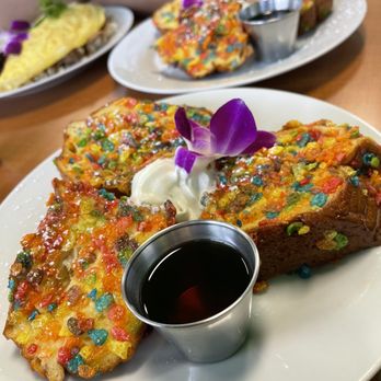 Guieb Cafe - Fruity Pebbles French Toast - New American Near Me - Honolulu, Hawaii Guieb Cafe - Fruity Pebbles French Toast - New American Near Me - Honolulu, Hawaii
