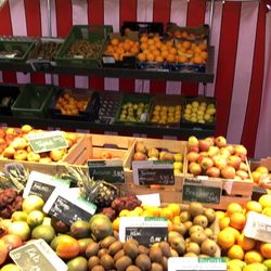 Wochenmarkt Vogelweide - Frisches Obst