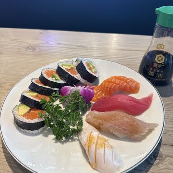 Heemo Sushi - Canadian roll spot on - Sushi Bars Near Me - Orange, California