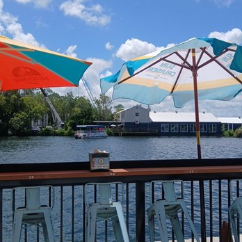 Tipsy Tarpon - Waterfront view - Tiki Bars Near Me - Crystal River, Florida Tipsy Tarpon - Waterfront view - Tiki Bars Near Me - Crystal River, Florida