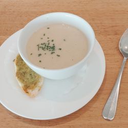 Rosengarten - White asparagus soup......
