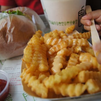 Shake Shack Upper West Side - Cheese Fries (3.5/5) - Fast Food Near Me - New York, New York Shake Shack Upper West Side - Cheese Fries (3.5/5) - Fast Food Near Me - New York, New York