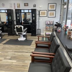 Center Barber Shop - More space, more comfort, new services and products.
