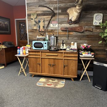 Raton Pass Motor Inn - Breakfast and drink items. Open until 9:30 - Hotels Near Me - Raton, New Mexico