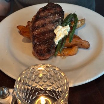The Public Kitchen & Bar - Steak, potatoes, and green beans - Bars Near Me - Savannah, Georgia The Public Kitchen & Bar - Steak, potatoes, and green beans - Bars Near Me - Savannah, Georgia