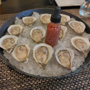 Iron Bound Inn - Oysters - New American Near Me - Hancock, Maine