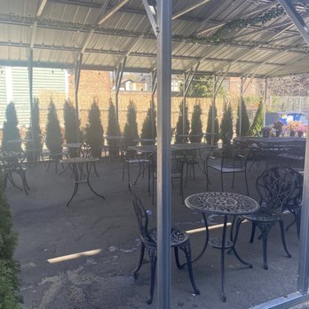 Mamoun's Falafel - Outside seating. - Middle Eastern Near Me - New Haven, Connecticut